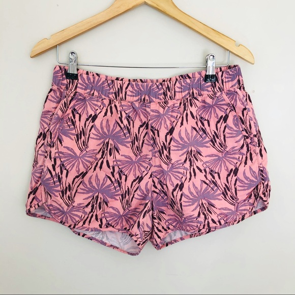 Madewell Pants - Madewell Pink & Purple Pull On Shorts in Oasis Palms Print